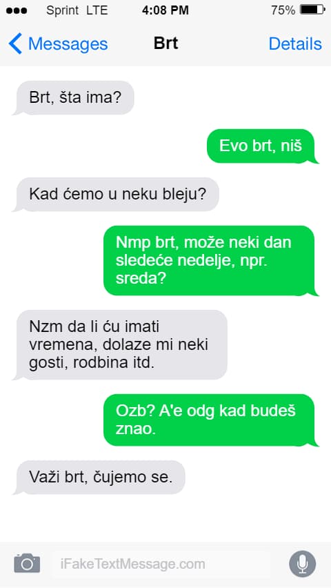 A chat between two friends in the Serbian language.